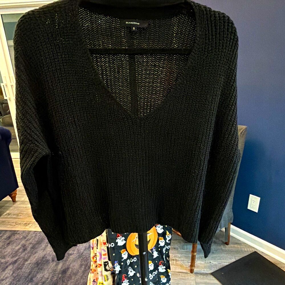 Olivaceous Women's Black Solid Knit V-Neck Pullover Sweater Long Sleeve S